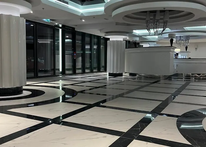 Hanza Tower - 22 Floor, Swimming Pool & Apartment