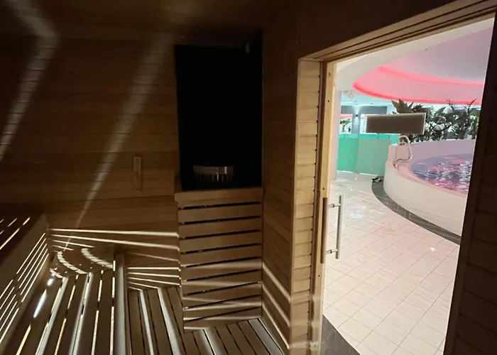 Hanza Tower - 22 Floor, Swimming Pool & Apartment